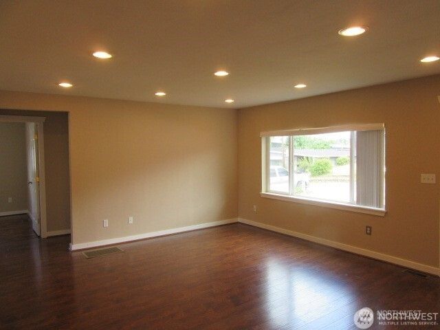 2211 NE 7th Street, Renton, WA 98056