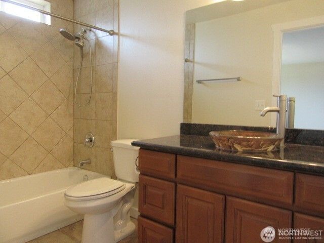 2211 NE 7th Street, Renton, WA 98056