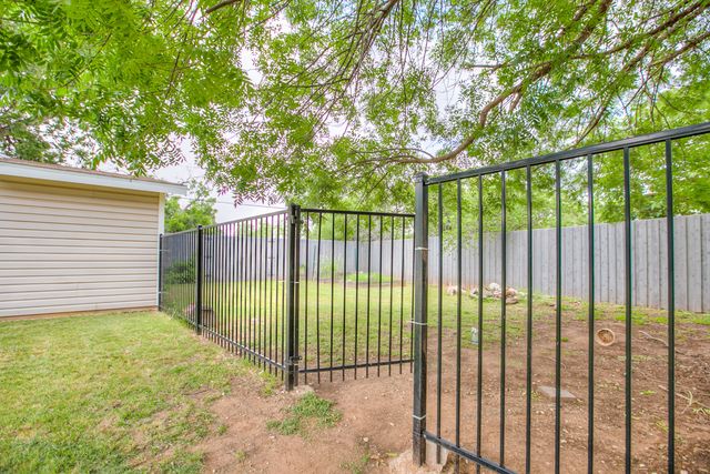 2458 Douglas Drive, San Angelo, TX 76904
