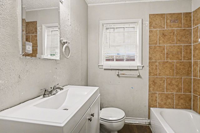 5025 N Langley Road, River Oaks, TX 76114