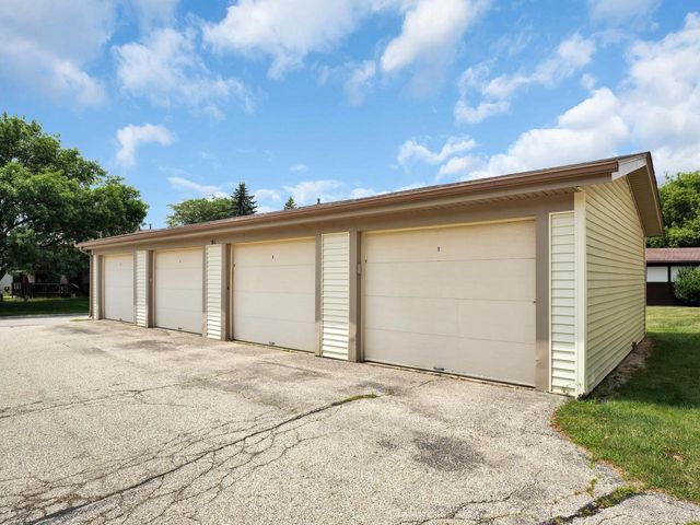 5640 Cambridge LANE #4, Mount Pleasant, WI 53406