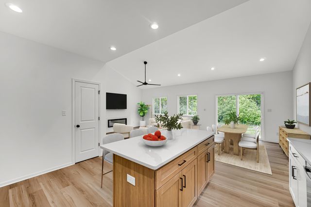 810 Ashwood Lane, Chesterton, IN 46304