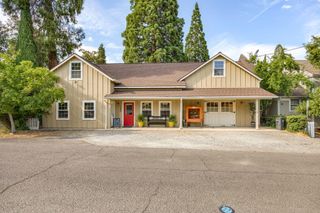 205 E D Street, Jacksonville, OR 97530