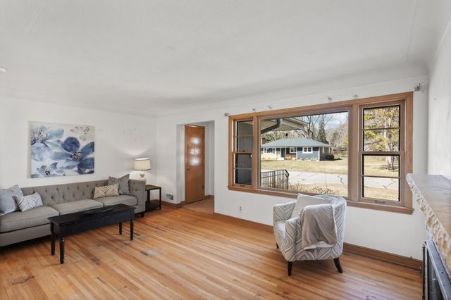 4921 Mayview Road, Minnetonka, MN 55345