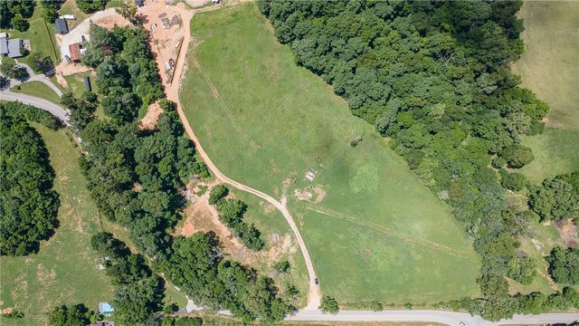 E McNelly Road, Bentonville, AR 72712