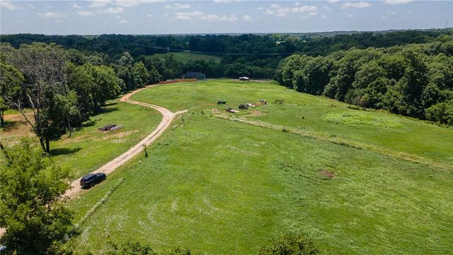 E McNelly Road, Bentonville, AR 72712