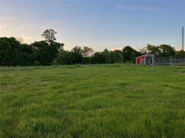 E McNelly Road, Bentonville, AR 72712