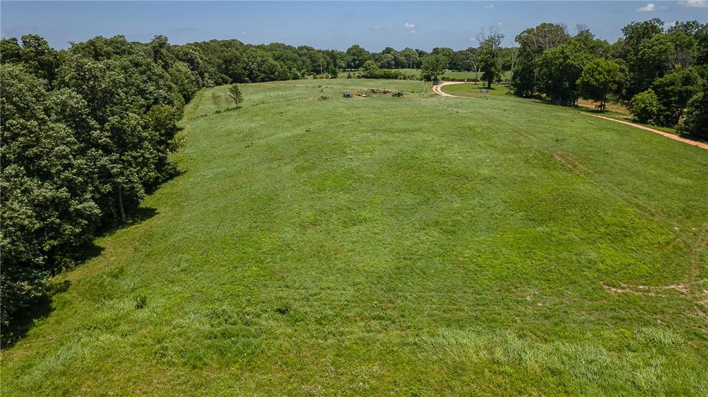 E McNelly Road, Bentonville, AR 72712
