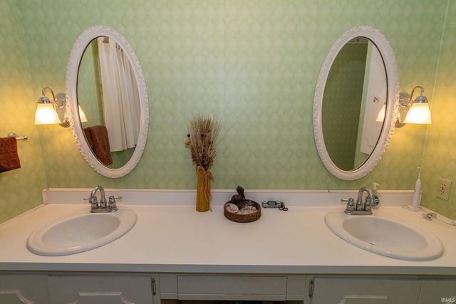 1617 Inwood Road, South Bend, IN 46614