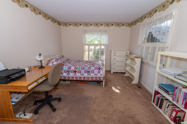 1617 Inwood Road, South Bend, IN 46614