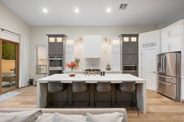 1360 E DANA Place, Chandler, AZ 85225