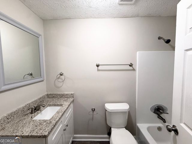 4822 NAVAJO Trail SE, Conyers, GA 30094