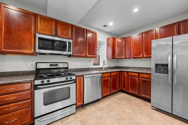 9100 Lamon Avenue 1N, Skokie, IL 60077