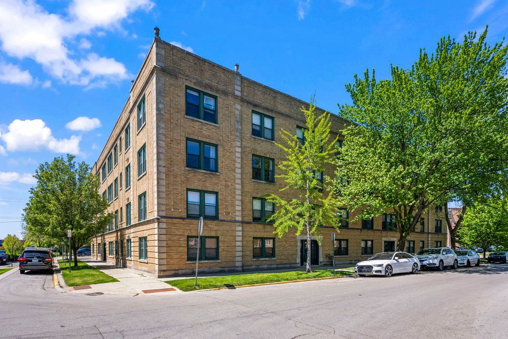 9100 Lamon Avenue 1N, Skokie, IL 60077