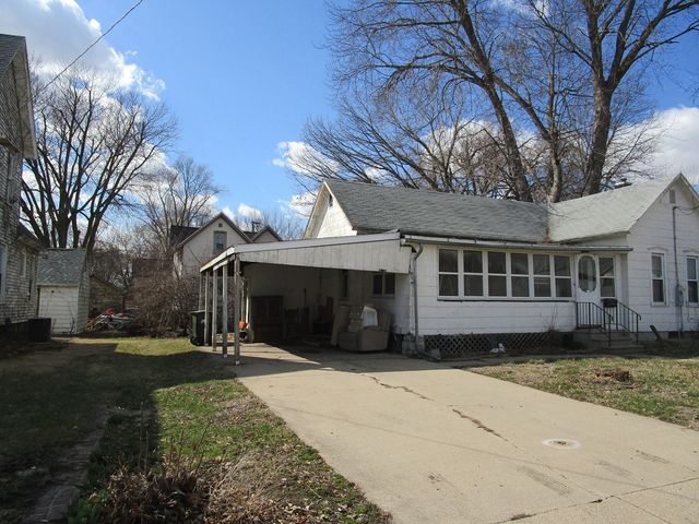 905 4th Avenue, Sterling, IL 61081