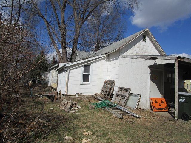 905 4th Avenue, Sterling, IL 61081