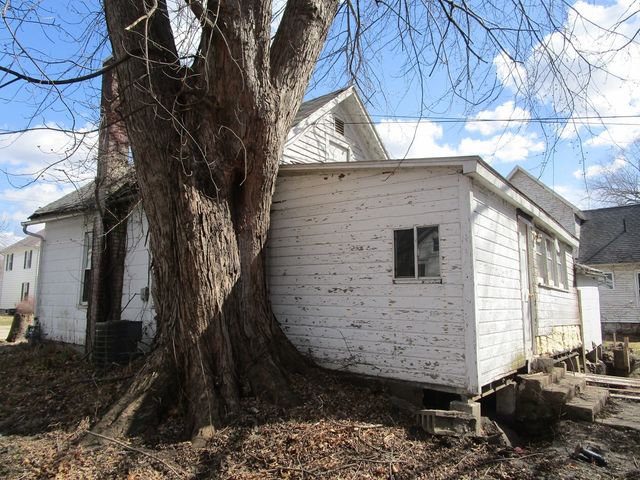 905 4th Avenue, Sterling, IL 61081