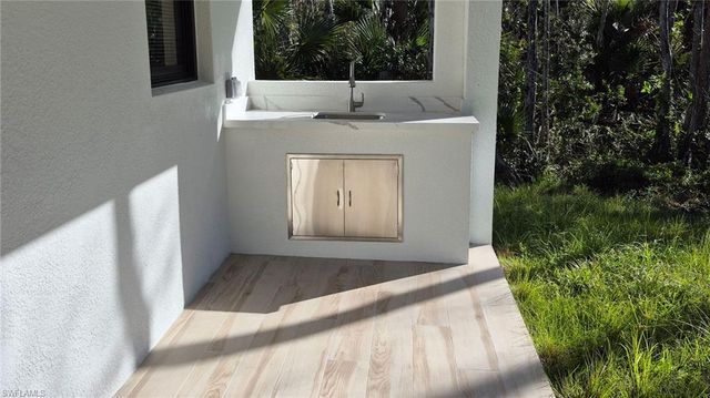 532 41st AVE NE, Naples, FL 34120