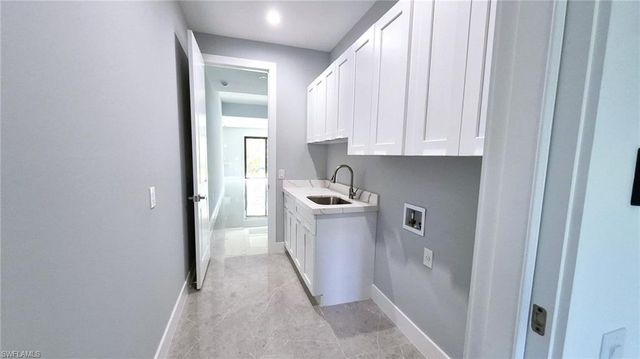 532 41st AVE NE, Naples, FL 34120