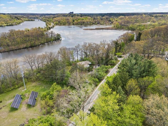 3575 E Huron River Drive, Ann Arbor, MI 48104