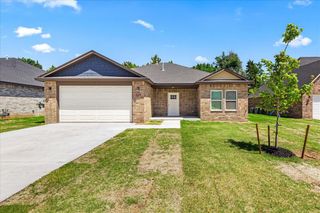 225 E Abbott Lane, Mustang, OK 73064