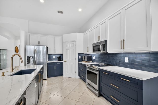 7381 Morocca Lake Drive, Delray Beach, FL 33446