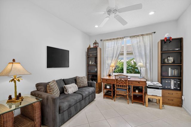 7381 Morocca Lake Drive, Delray Beach, FL 33446