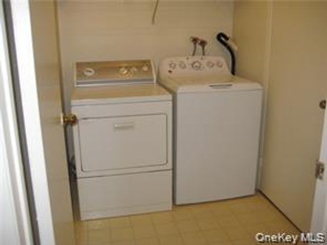 118 Deer Ct Drive bldg 5, Middletown, NY 10940