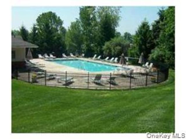 118 Deer Ct Drive bldg 5, Middletown, NY 10940