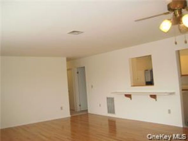 118 Deer Ct Drive bldg 5, Middletown, NY 10940