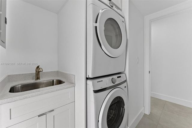 10445 SW 149th Ter, Miami, FL 33176