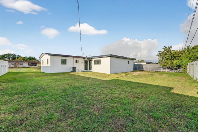 10445 SW 149th Ter, Miami, FL 33176