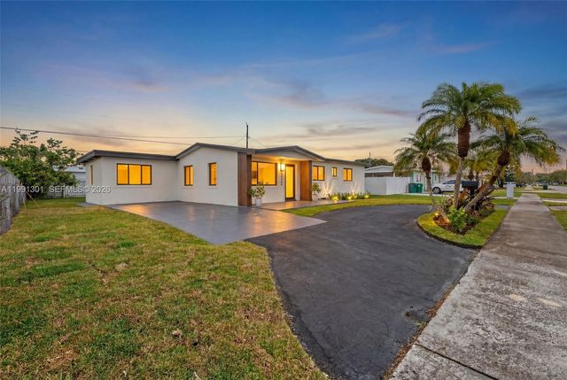 10445 SW 149th Ter, Miami, FL 33176