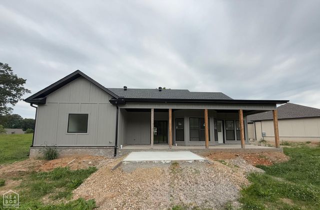 28 Sisney Drive, Ash Flat, AR 72513