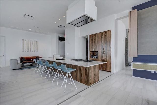 301 West Ave 2806, Austin, TX 78701