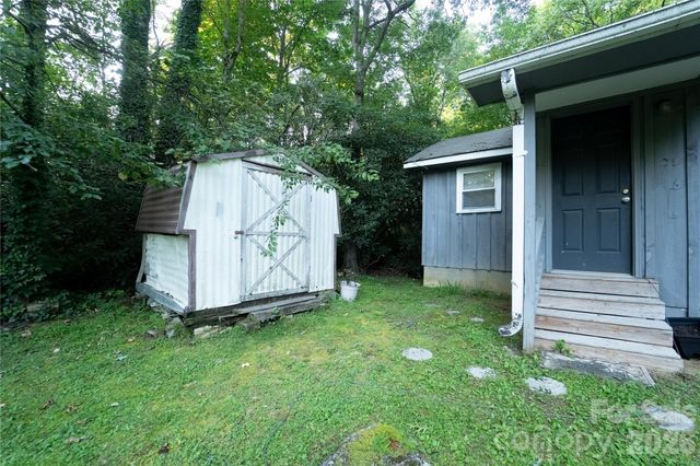 242 Whitewater Road, Sapphire, NC 28774