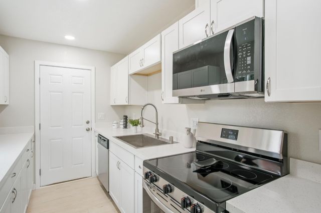 2175 W Rose St, Stockton, CA 95203