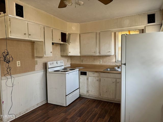 1470 Old Knoxville Highway, Greeneville, TN 37743
