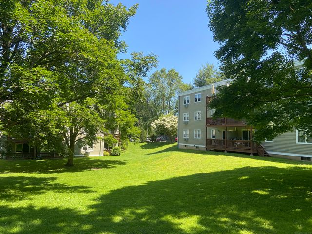 5 Woodside Avenue D41, Danbury, CT 06810
