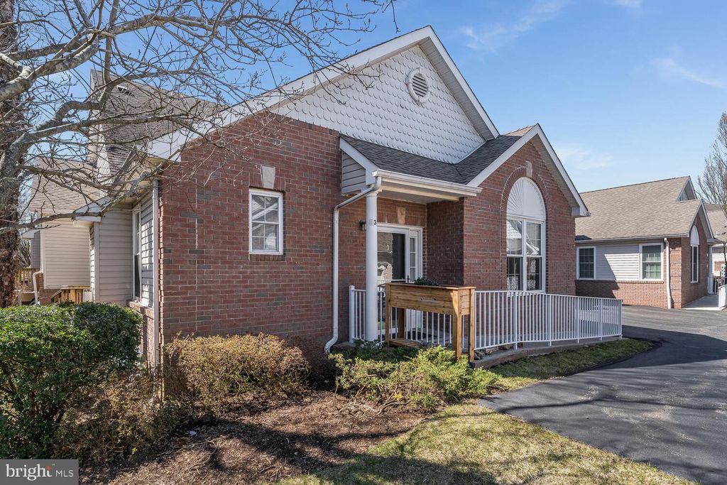 3 INDIAN PLANTATION ST, Flemington, NJ 08822