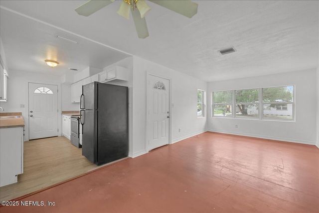 102 FERNWOOD Street, Palatka, FL 32177