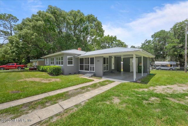 102 FERNWOOD Street, Palatka, FL 32177