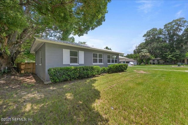 102 FERNWOOD Street, Palatka, FL 32177