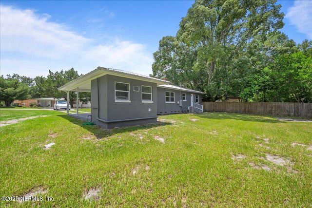 102 FERNWOOD Street, Palatka, FL 32177