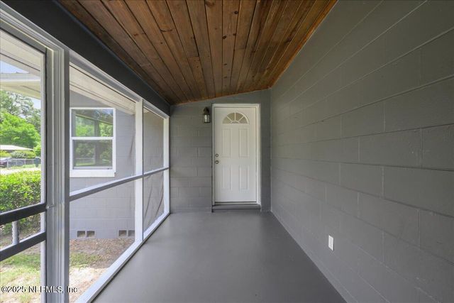 102 FERNWOOD Street, Palatka, FL 32177