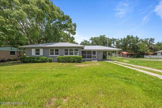 102 FERNWOOD Street, Palatka, FL 32177