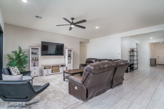 7250 N 80TH Lane, Glendale, AZ 85303