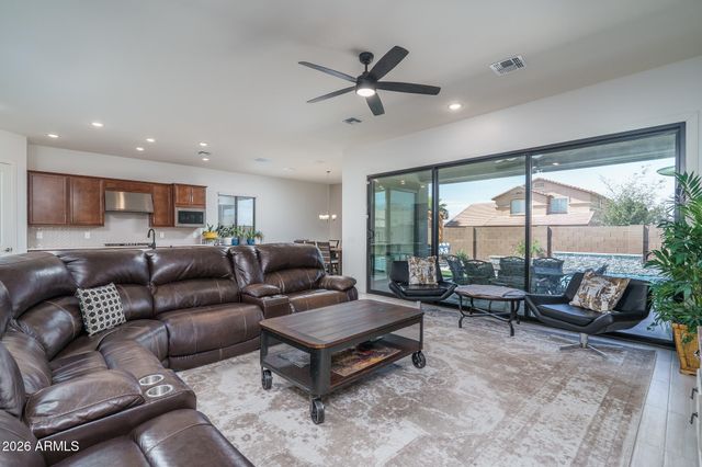 7250 N 80TH Lane, Glendale, AZ 85303