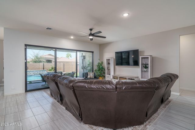 7250 N 80TH Lane, Glendale, AZ 85303