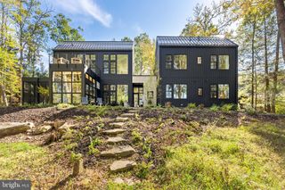 282 MCCOMAS BEACH TER, Oakland, MD 21550